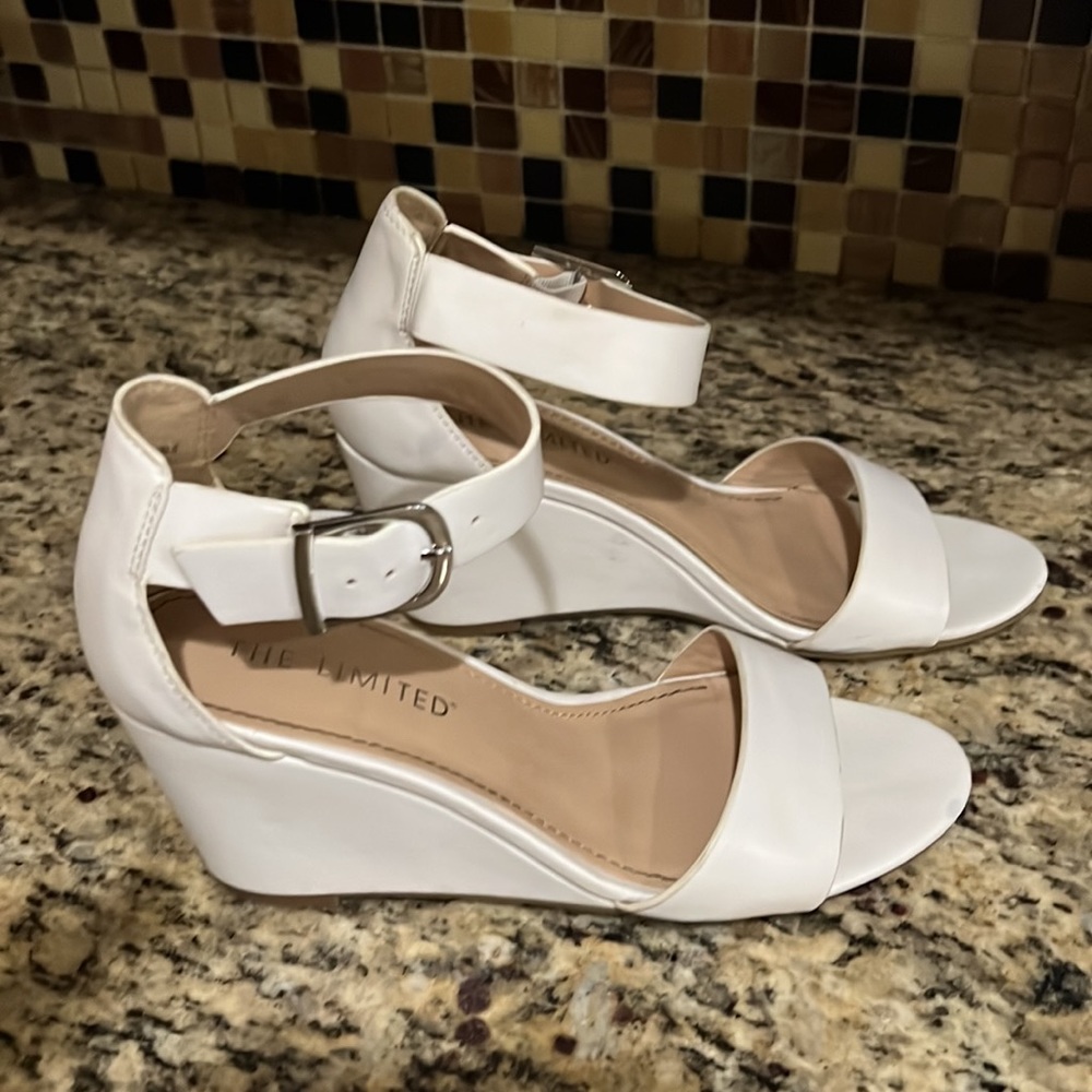 Shoes - Picture 2 of 4